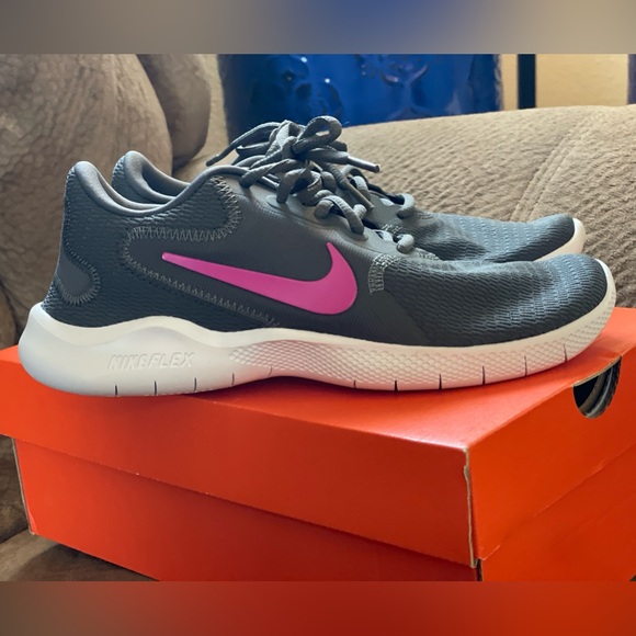Nike Running Shoes in Grey / Pink, ‘Flex Experience RN9’ — Women’s Size 6.5 - Picture 4 of 16